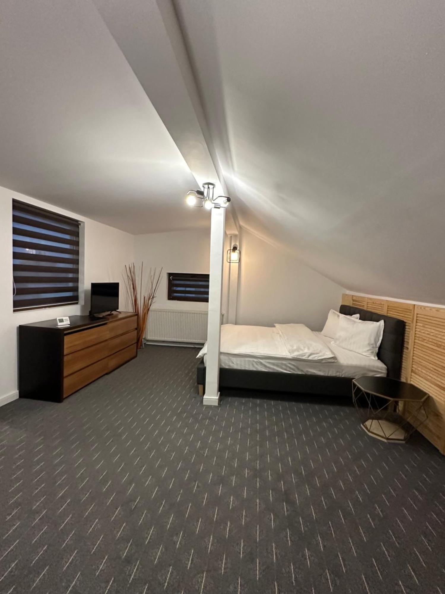 Conta Apartments Craiova Esterno foto